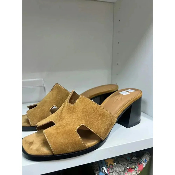 Hermès Helia 60 Brown Suede Sandal - Size 37.5, Excellent Condition - Picture 2 of 4